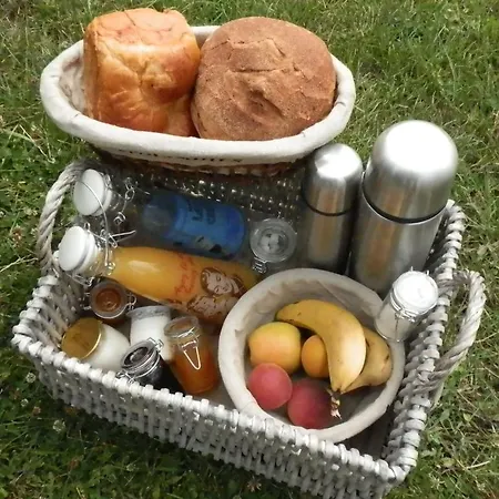 La Roulotte Du Domaine De * Meigné